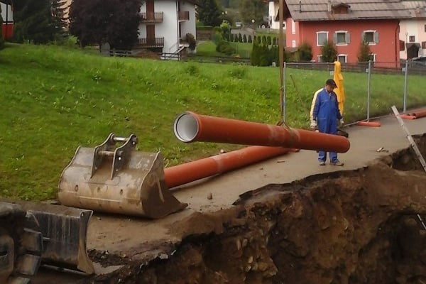 Mise en place du réseau d'assainissement gravitaire